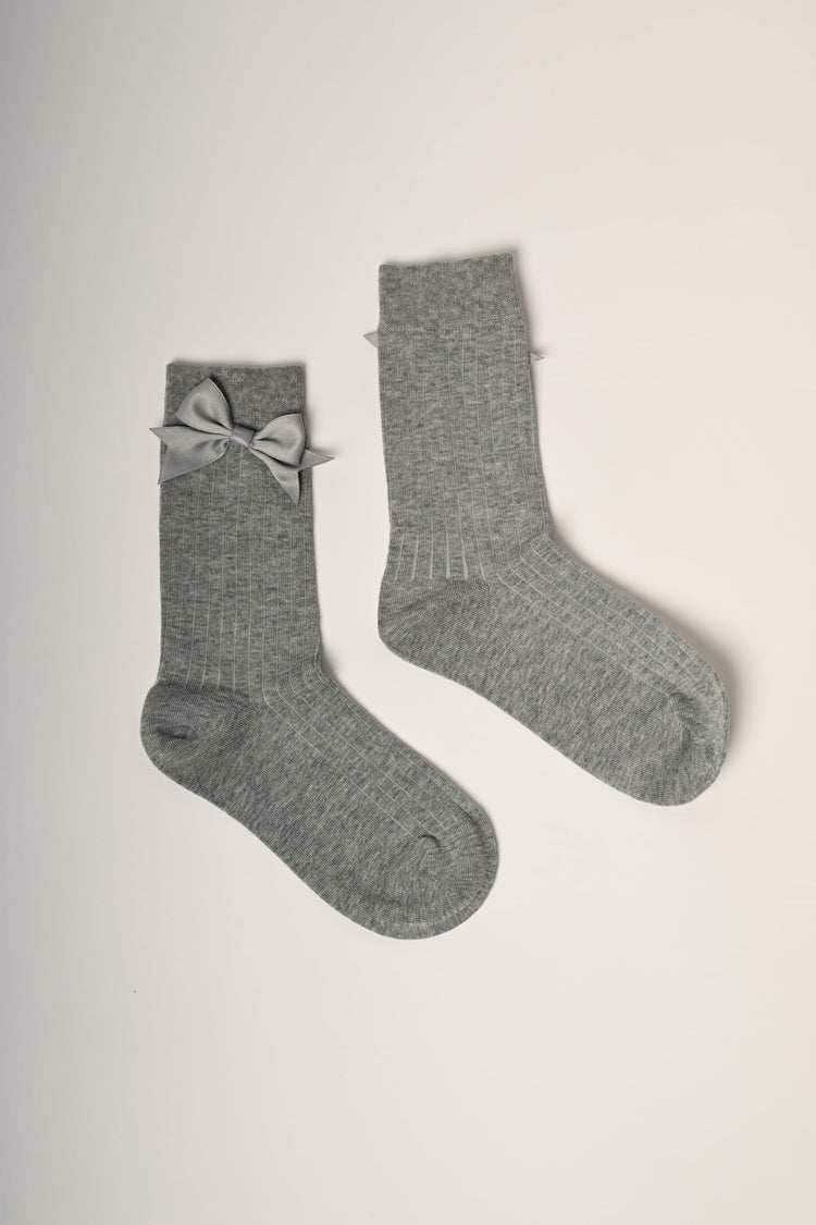 Set da due paia di calzini con fiocchetti