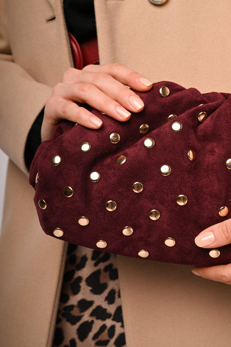 Pochette con decorazione borchie