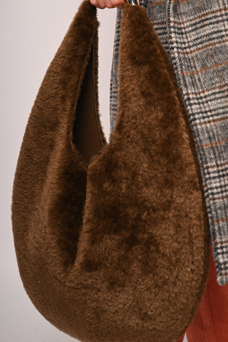 Borsa hobo in faux fur