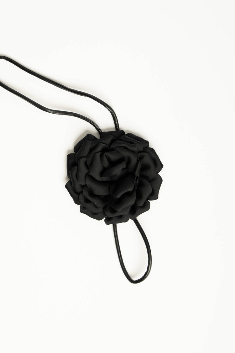 Cintura sottile con rosa 3D nera