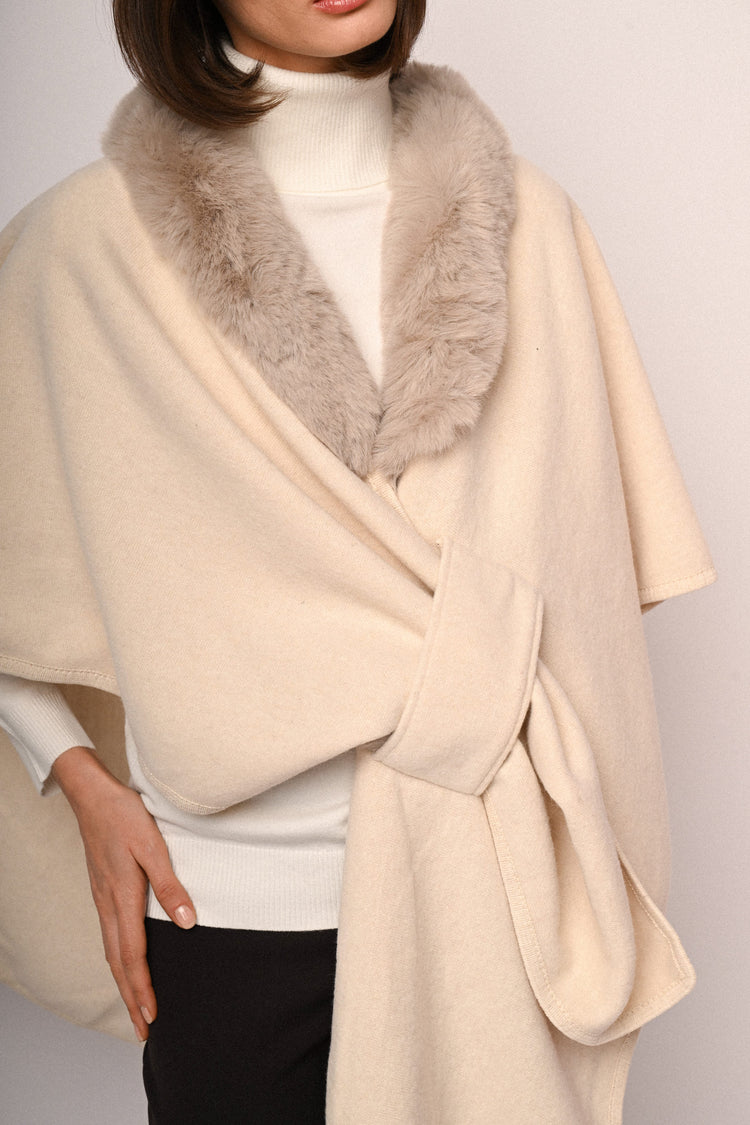 Mantella con collo in faux fur