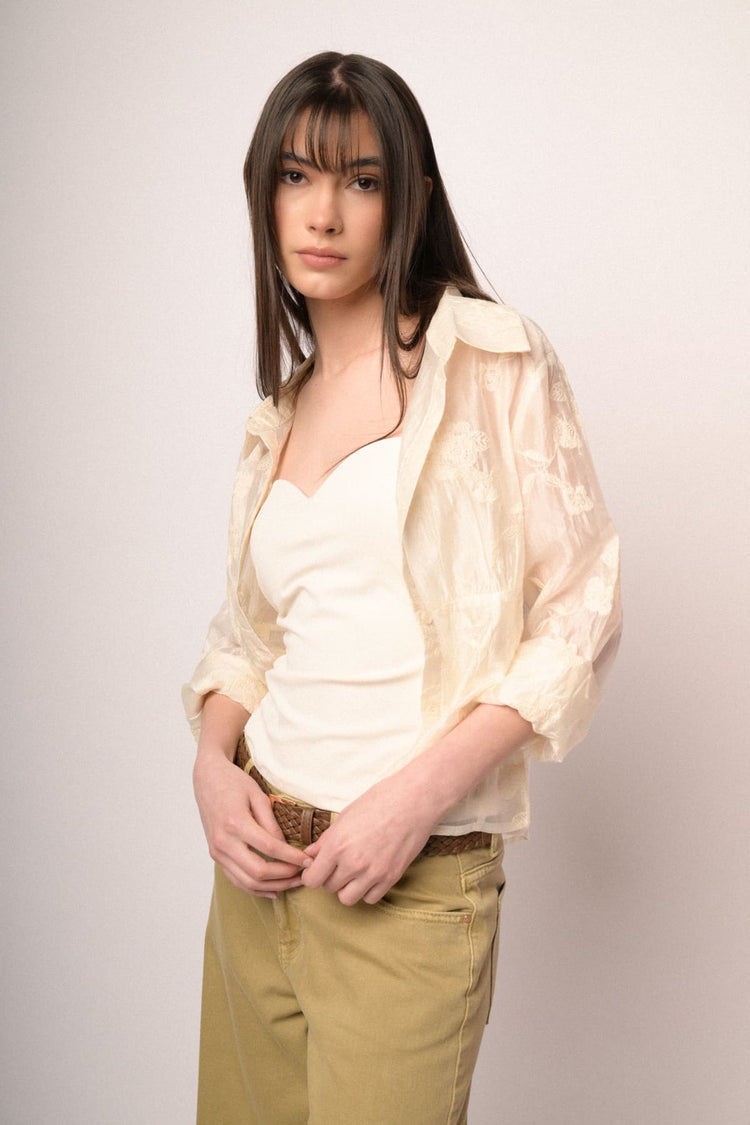 Camicia in organza beige con ricami