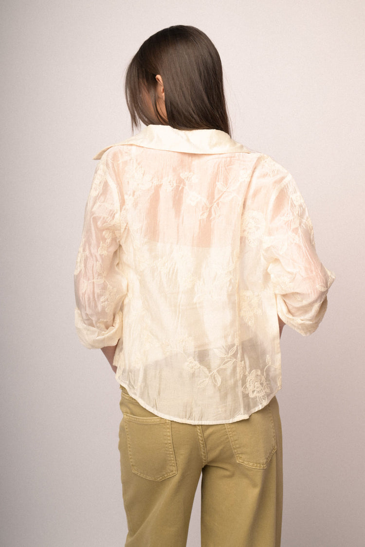 Camicia in organza beige con ricami