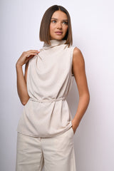 Top con strass e cintura