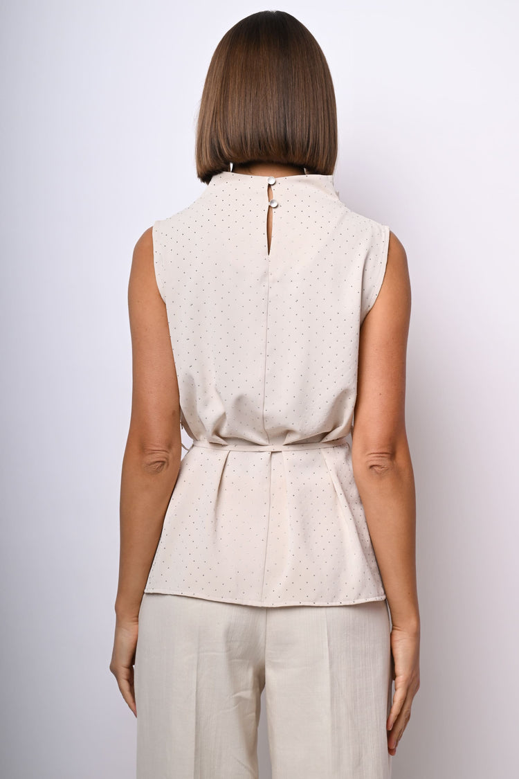 Top con strass e cintura