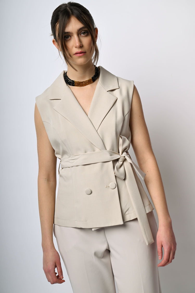 Gilet doppiopetto con cintura