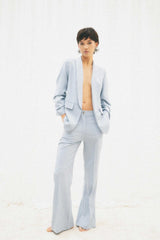 Pantaloni basic a gamba svasata