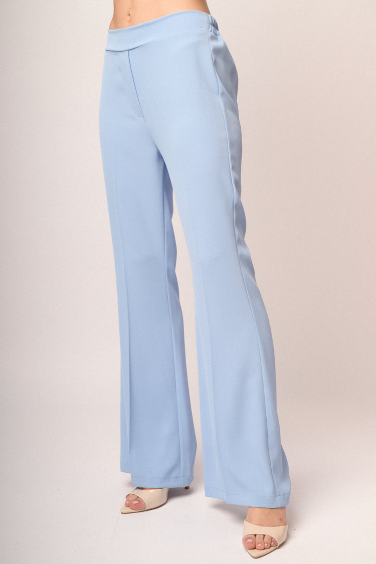 Pantaloni a gamba svasata celeste