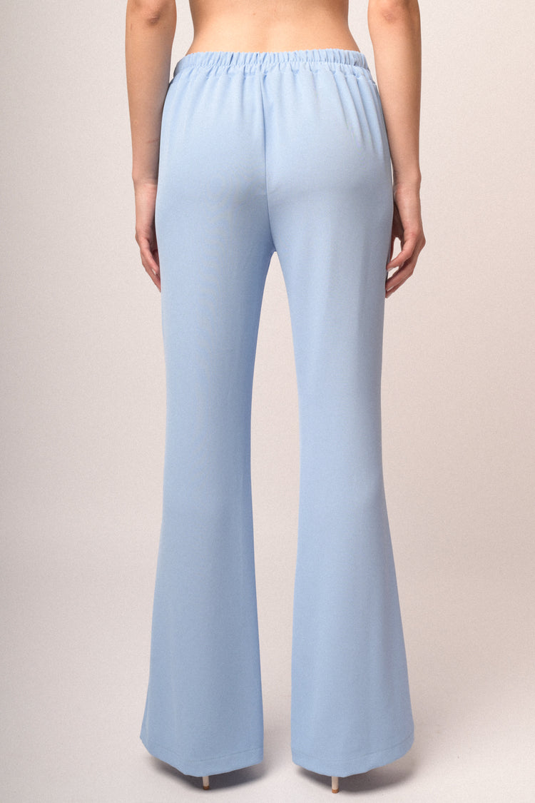 Pantaloni a gamba svasata celeste