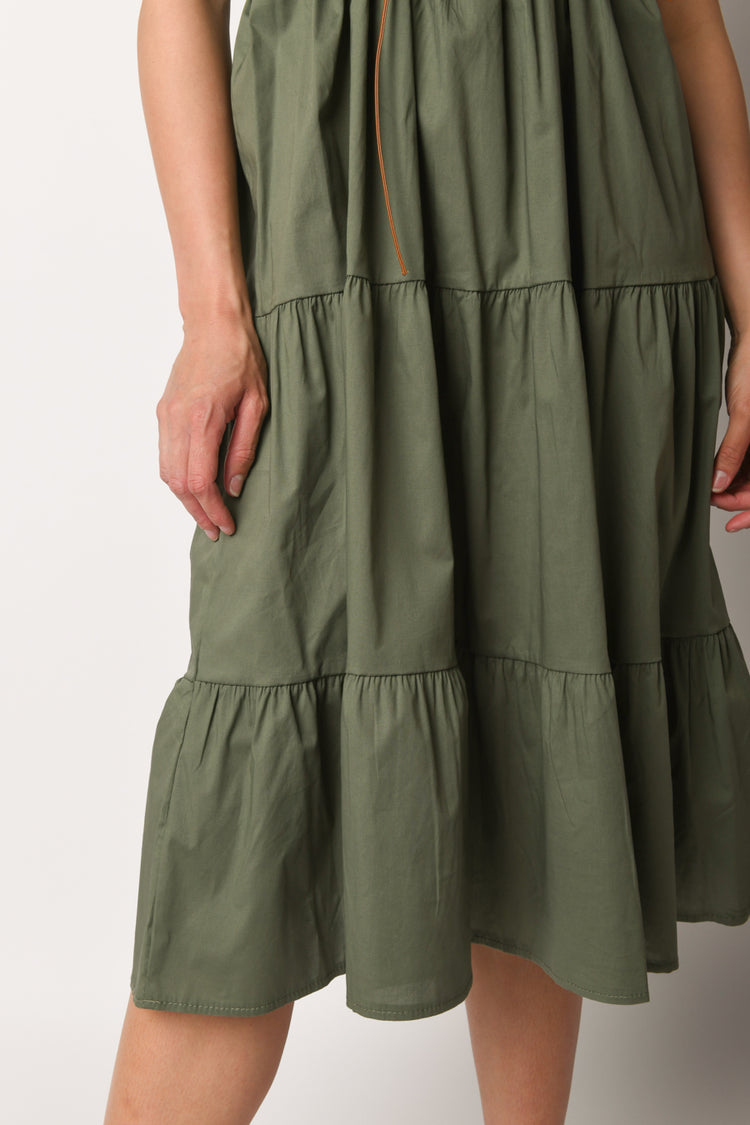Abito midi a balze con cintura