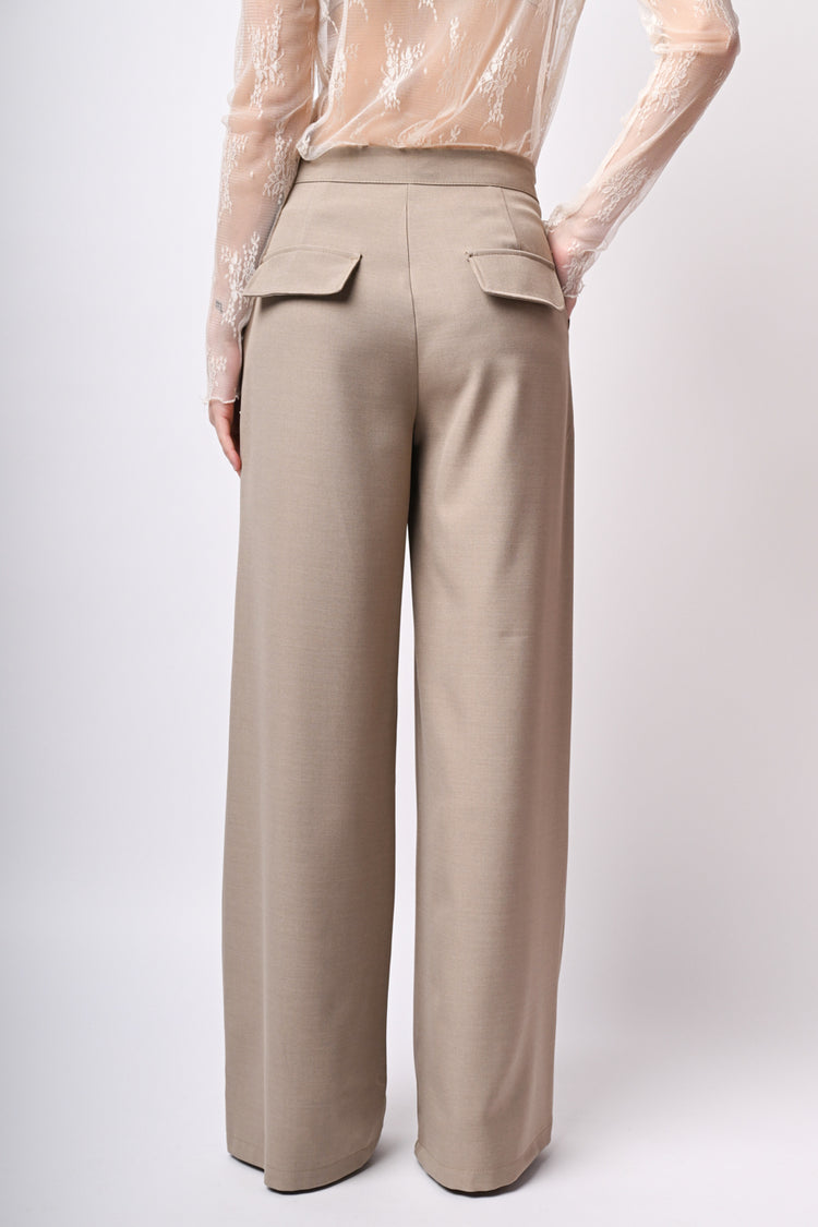 Pantaloni palazzo con tasche sul retro