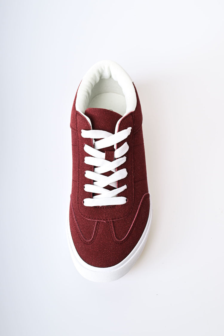 Sneakers in faux suede